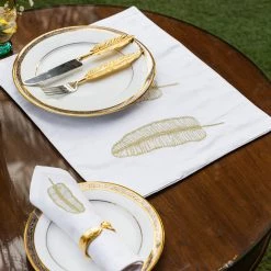 ELM AND OAK Banana Leaf Napkin Rings (Set Of 4) Table Top