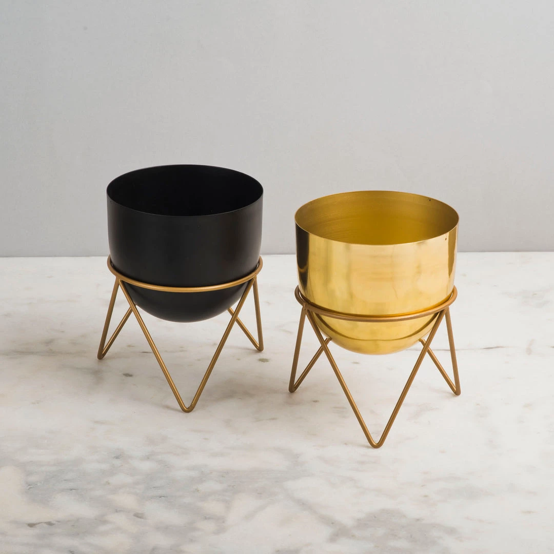 ELM & OAK Black And Gold Planters (Set Of 2) Accessories 2 ELM & OAK Black And Gold Planters (Set Of 2) Accessories