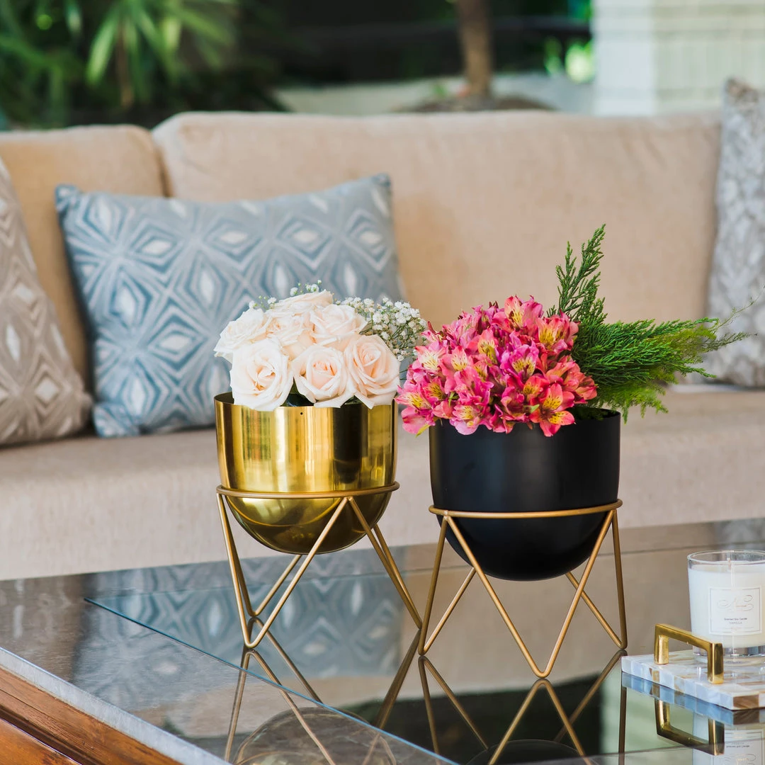 ELM & OAK Black And Gold Planters (Set Of 2) Accessories 1 ELM & OAK Black And Gold Planters (Set Of 2) Accessories