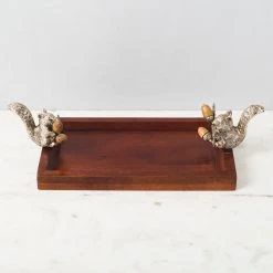 ELM AND OAK Chestnut Oak And Squirrel Cheese Platter Table Top