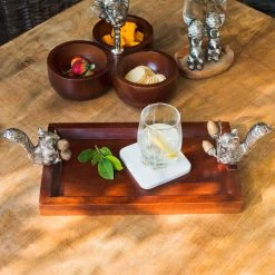 ELM AND OAK Chestnut Oak And Squirrel Cheese Platter Table Top