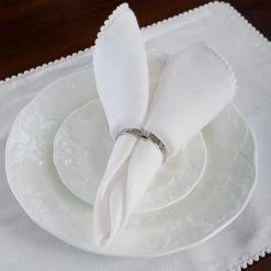 ELM & OAK Chloe White Napkins (Set Of 4)