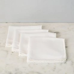 ELM & OAK Chloe White Napkins (Set Of 4)