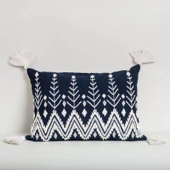 ELM AND OAK Textiles Classic Blue Tasseled Cushion